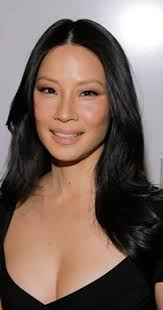 How tall is Lucy Liu?